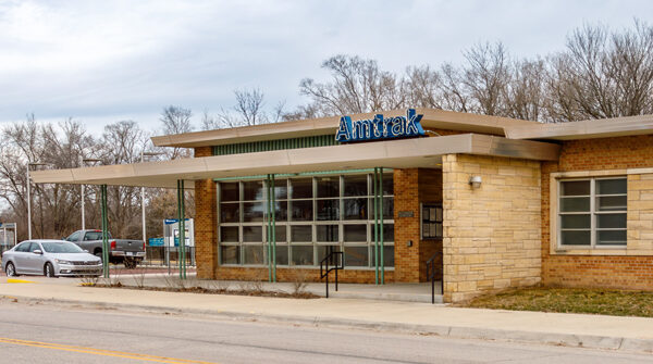 Lawrence, KS, Amtrak station